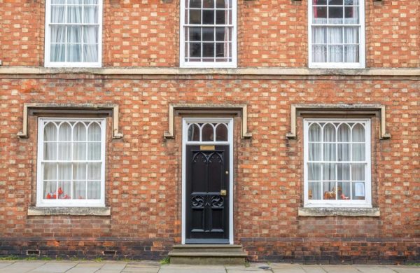 Can you replace sash windows in a listed building?